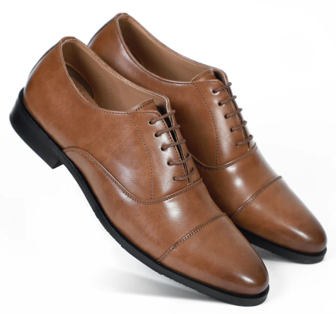 Shoes with brown colour in the oxford.
