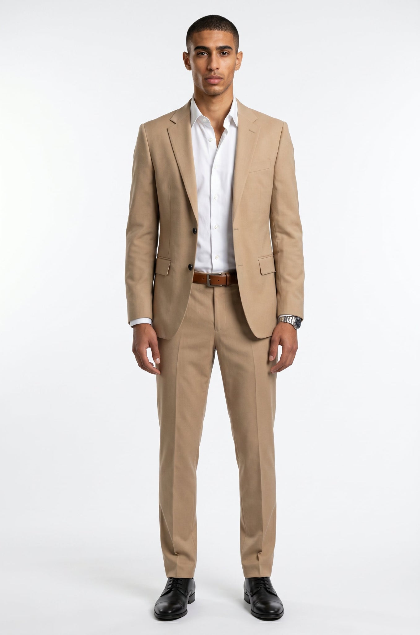 Blutailor Golden Dune linen 2 piece suit in premium breathable linen fabric with a custom tailored fit, featuring a sleek blazer and matching trousers for a refined and elegant summer look.