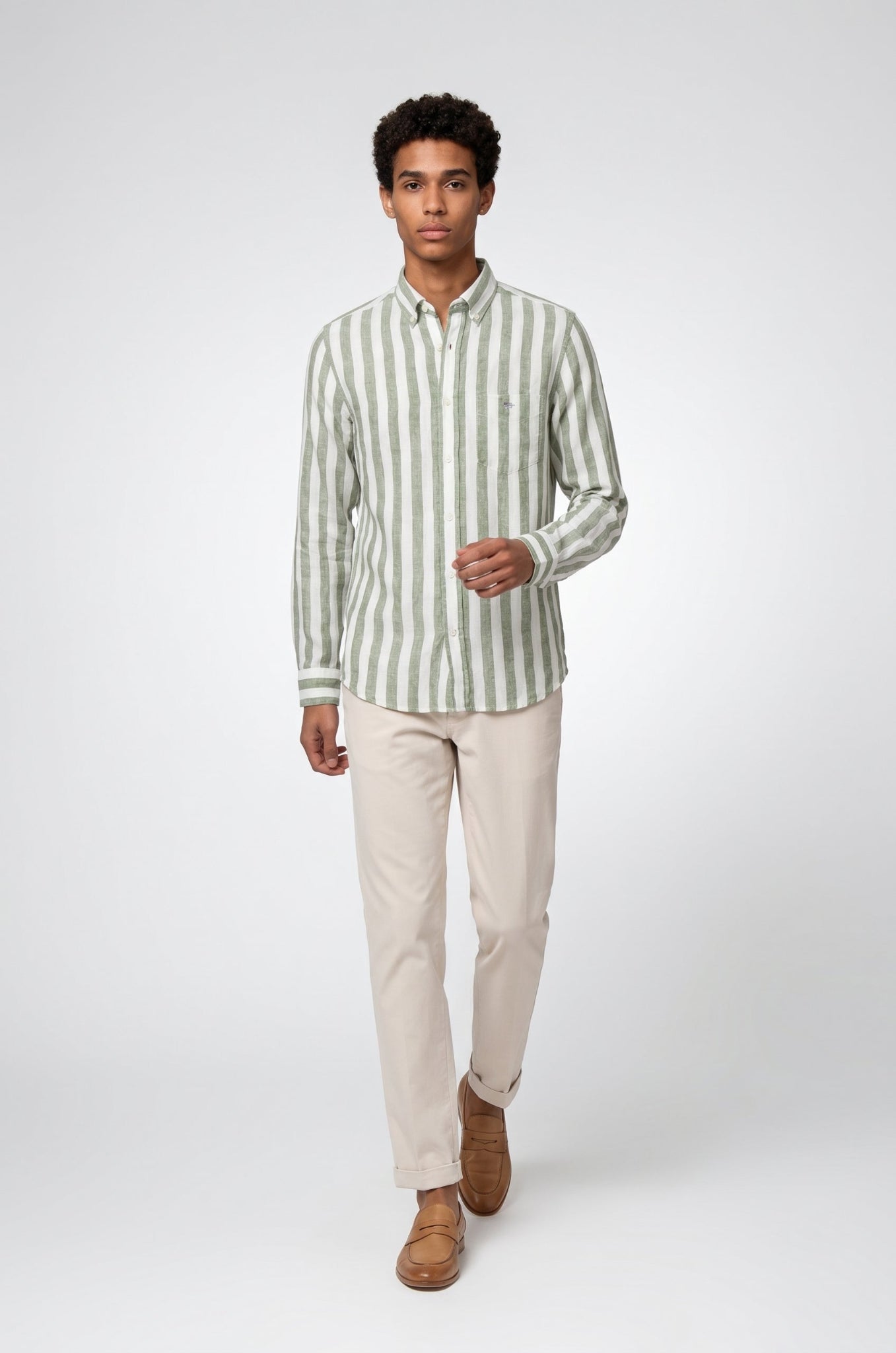 Blutailor green striped linen shirt in premium breathable fabric with a custom tailored fit, designed for a fresh, lightweight, and refined summer look.