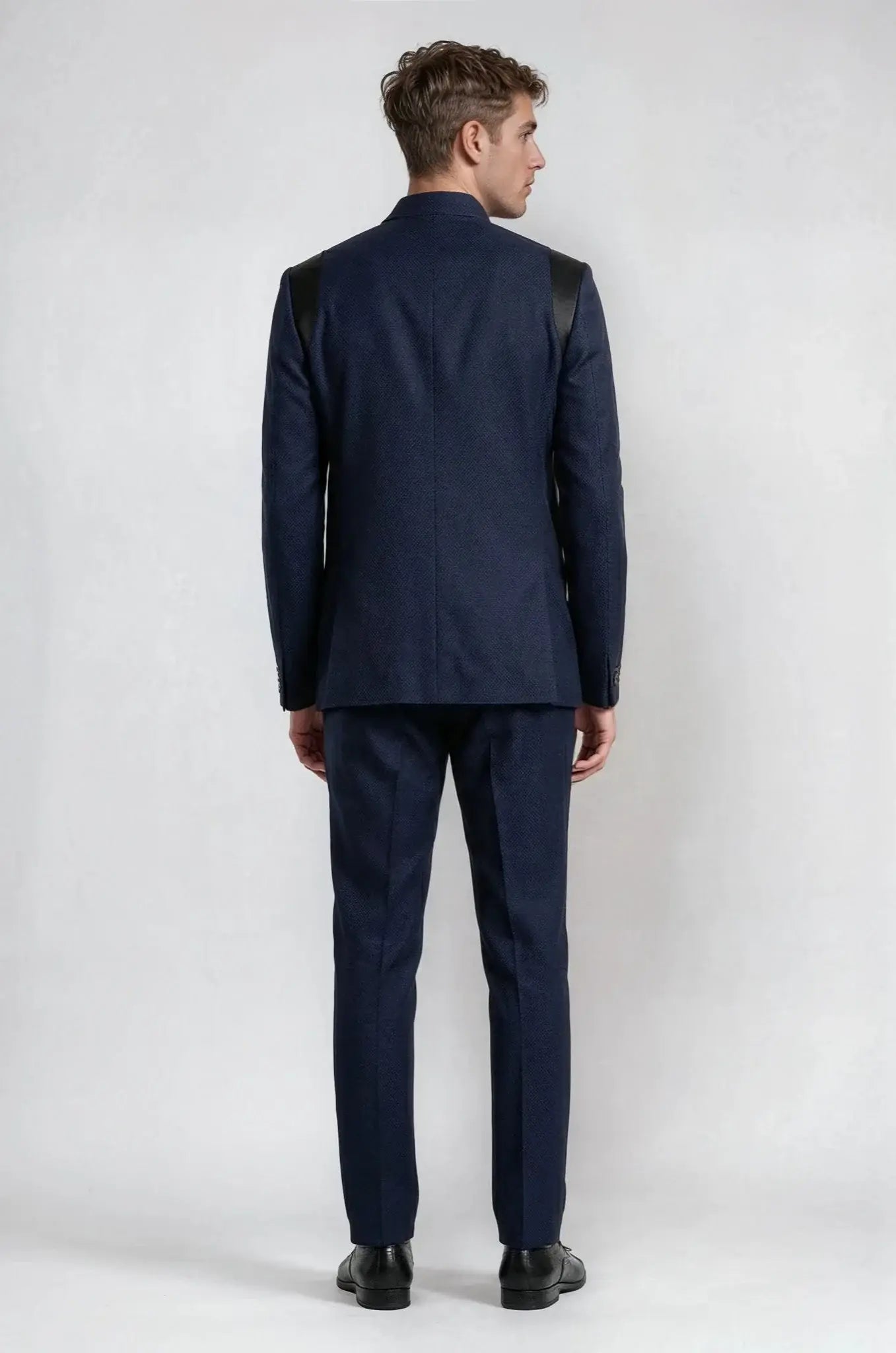 Blutailor